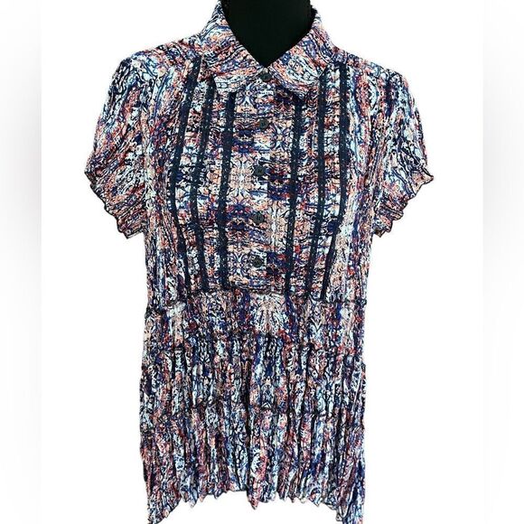 Pleated print polyester swing style shirt sleeved top with shark bite hem - Picture 1 of 4